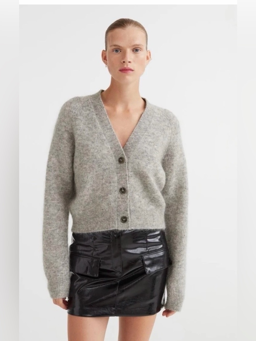 H&M Premium Mohair & Wool
Blend Cropped Purple Lilac Cardigan